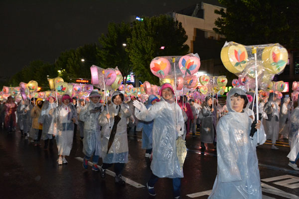 �ұ�2562�� �������