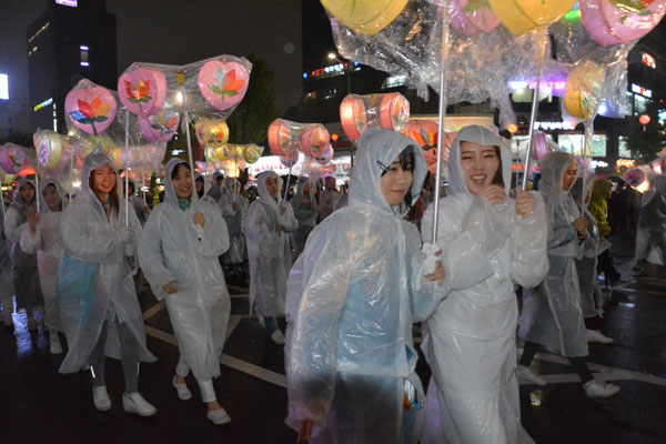 �ұ�2562�� �������