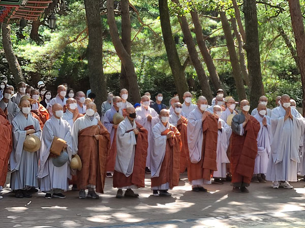 ��17�� ��ȸ�ǿ� �������� ���� �� �ٺ��(2020�� 10�� 2�� �뵵��)