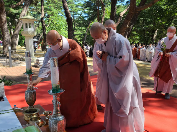 ��17�� ��ȸ�ǿ� �������� ���� �� �ٺ��(2020�� 10�� 2�� �뵵��)