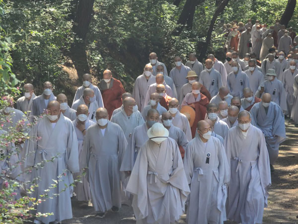 ��17�� ��ȸ�ǿ� �������� ���� �� �ٺ��(2020�� 10�� 2�� �뵵��)