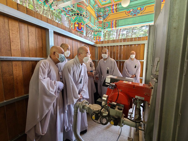 ��17�� ��ȸ�ǿ� �������� ���� �� �ٺ��(2020�� 10�� 2�� �뵵��)