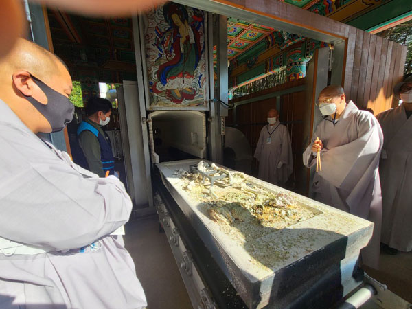 ��17�� ��ȸ�ǿ� �������� ���� �� �ٺ��(2020�� 10�� 2�� �뵵��)