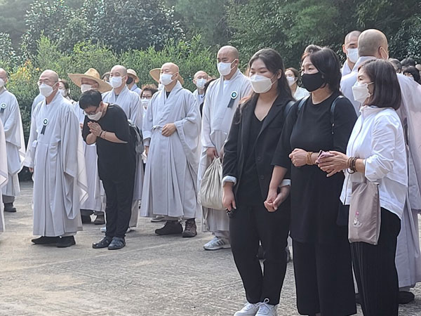 ��17�� ��ȸ�ǿ� �������� ���� �� �ٺ��(2020�� 10�� 2�� �뵵��)