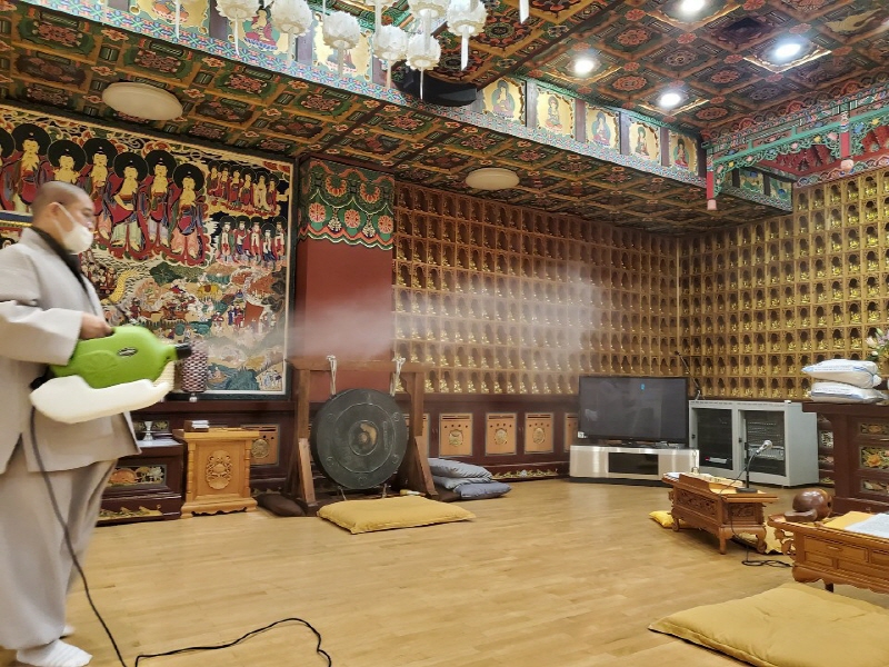 �ڷγ�19 Ȯ������� ���� �濪�ҵ��ǽ�(11��30��)