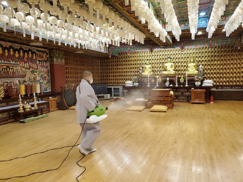 �ڷγ�19 Ȯ������� ���� �濪�ҵ��ǽ�(11��30��)