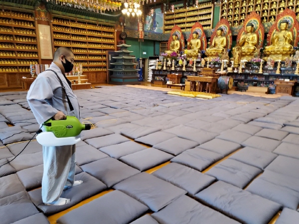 �ڷγ�19 ���� �� û������ ���� �濪Ȱ��(2020��12��7��)