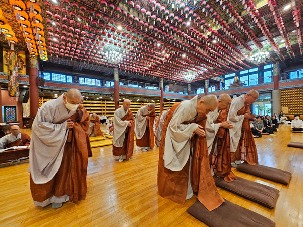  (  ) 5ֱ ߸ٷ (ϻ  2025 10 3)