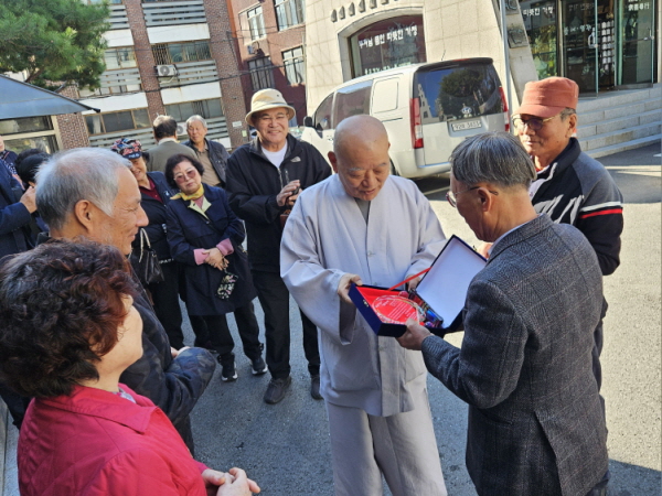 ���� ������ �����ʵ��б� ��32ȸ ��âȸ �����, ������ �湮 2025�� 11�� 1��